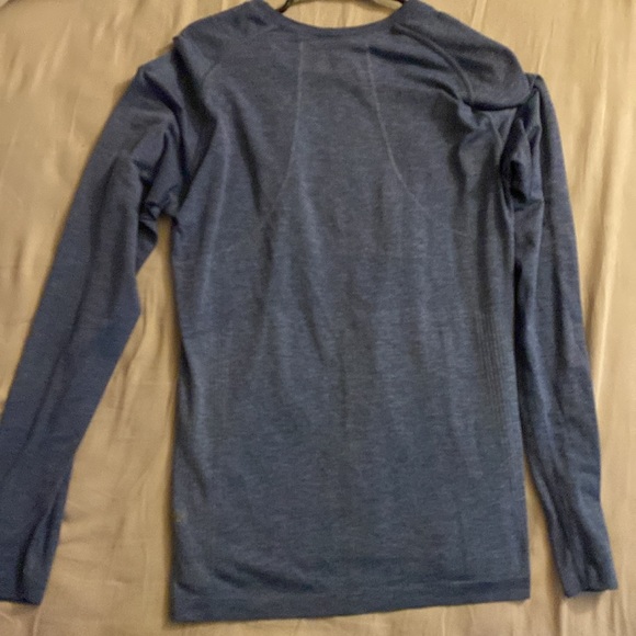 men's blue lulu shirt. - Picture 2 of 3